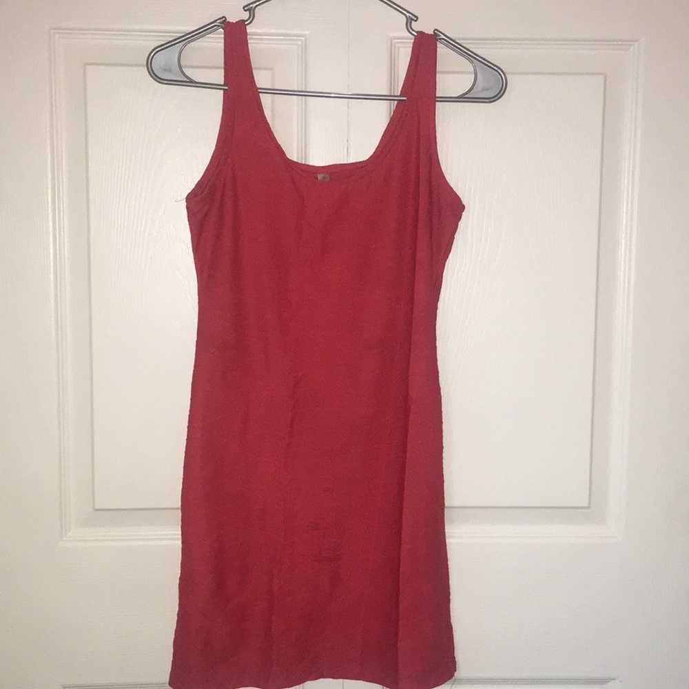 Small: Form-fitting Coral Tennis Dress